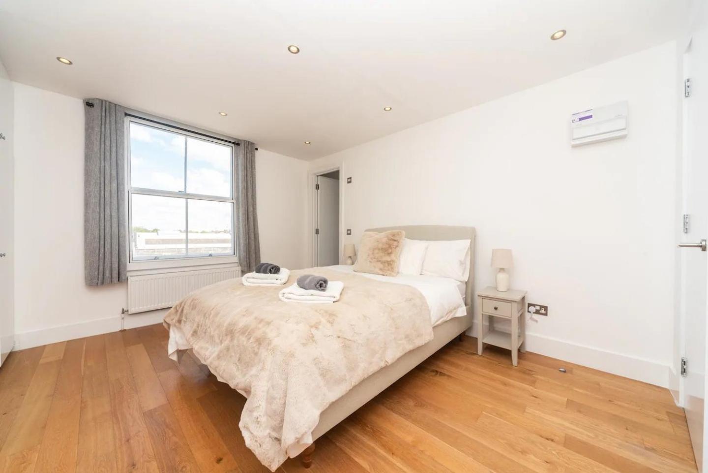 Stunning Spacious En-suite Flat - 6 Min To Trains -pass The Keys Appartamento Londra
