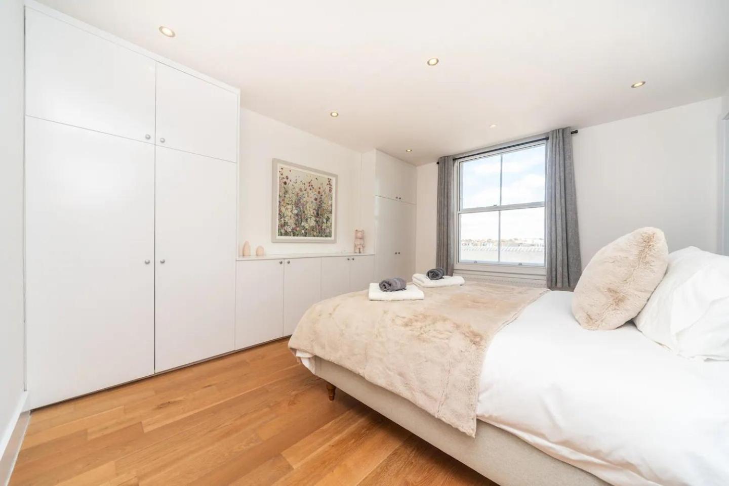 Stunning Spacious En-suite Flat - 6 Min To Trains -pass The Keys Appartamento Londra