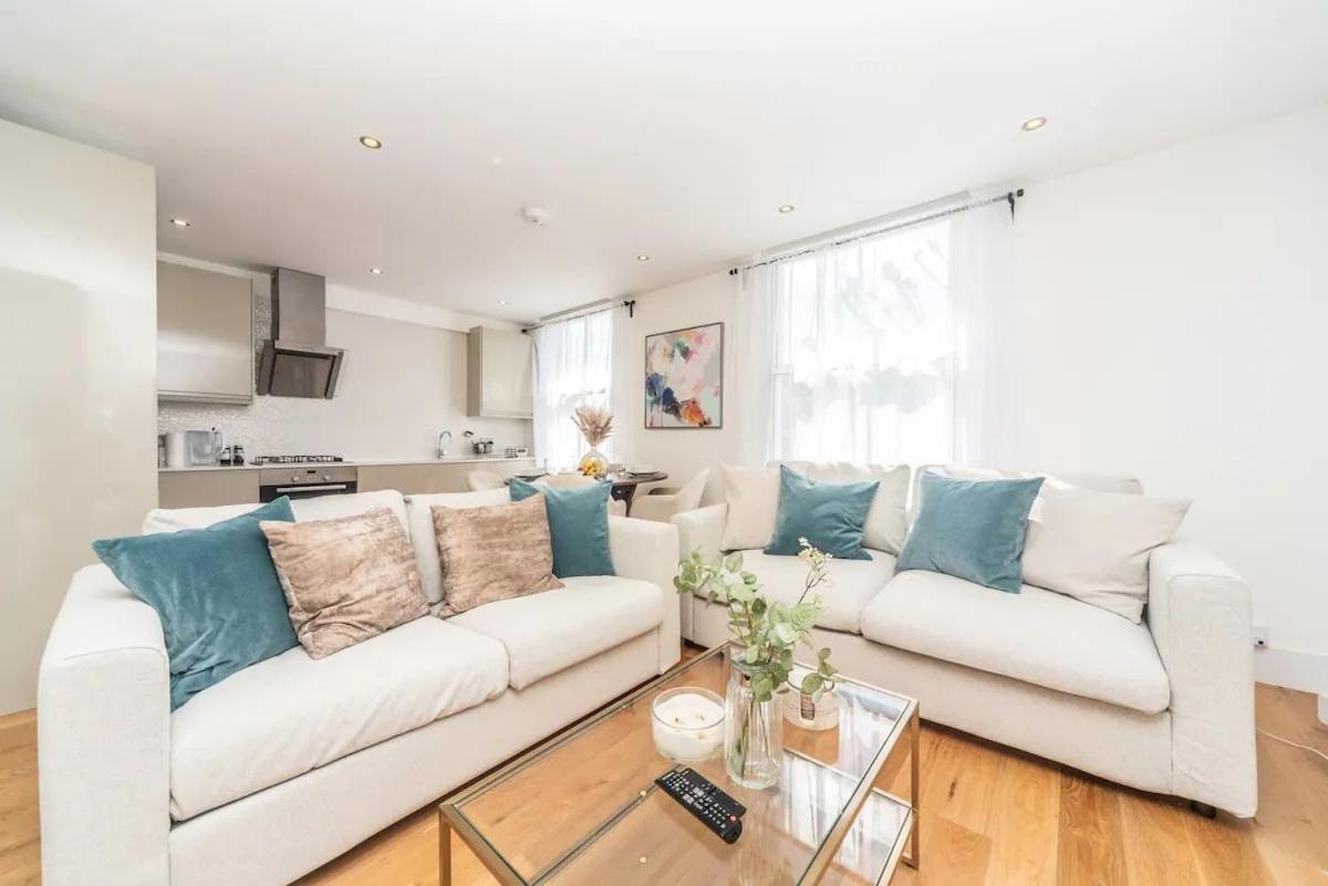 Stunning Spacious En-suite Flat - 6 Min To Trains -pass The Keys *