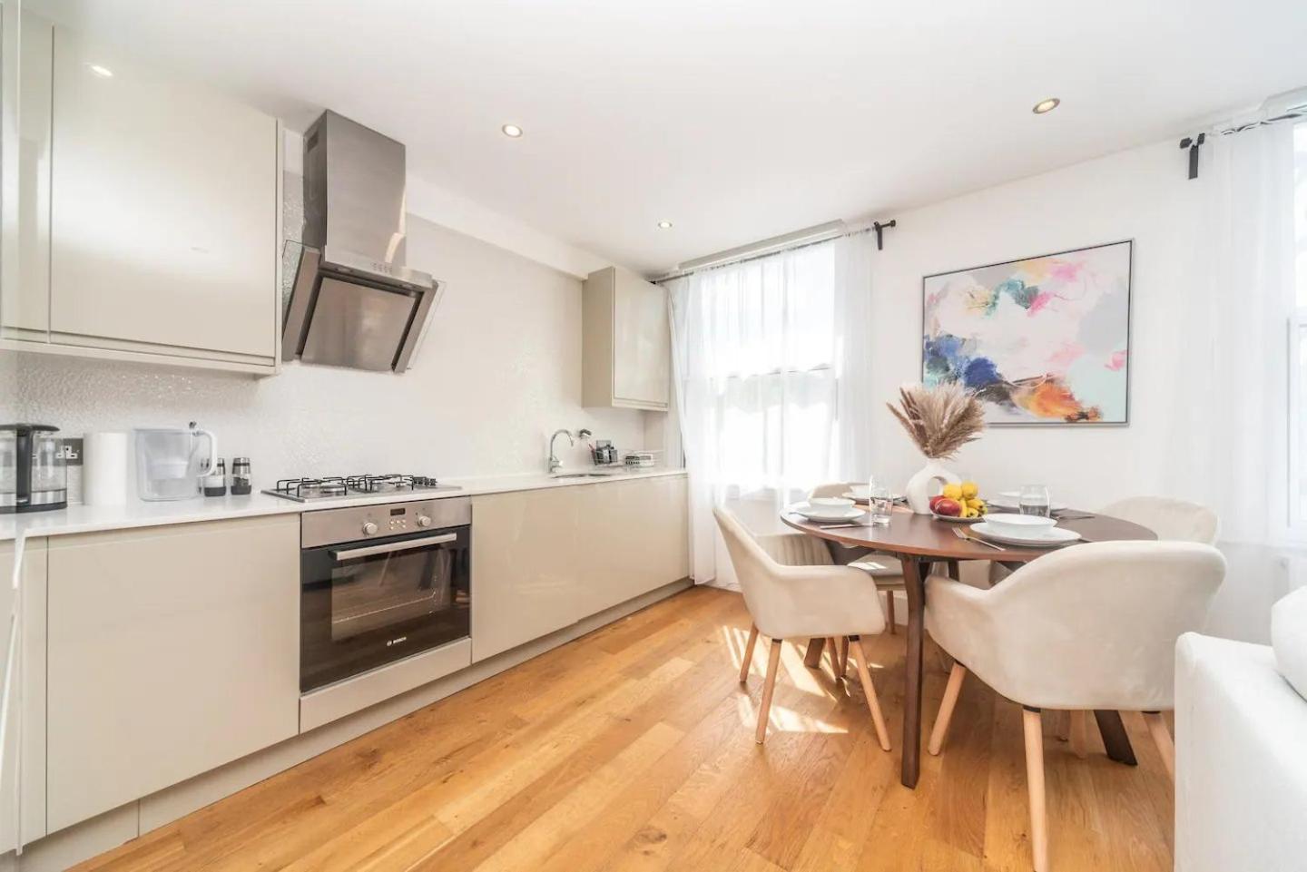Stunning Spacious En-suite Flat - 6 Min To Trains -pass The Keys Appartamento Londra