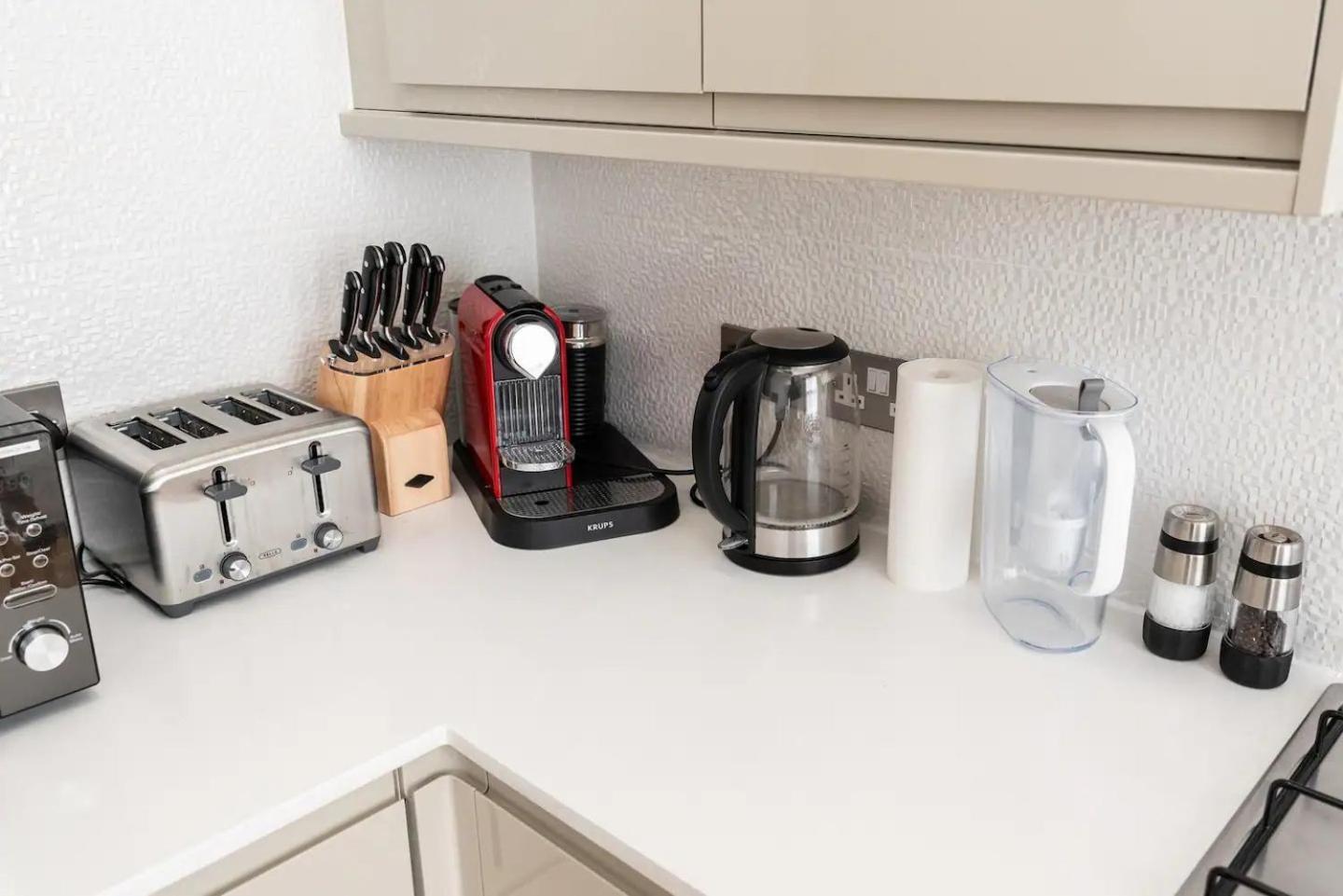 Stunning Spacious En-suite Flat - 6 Min To Trains -pass The Keys