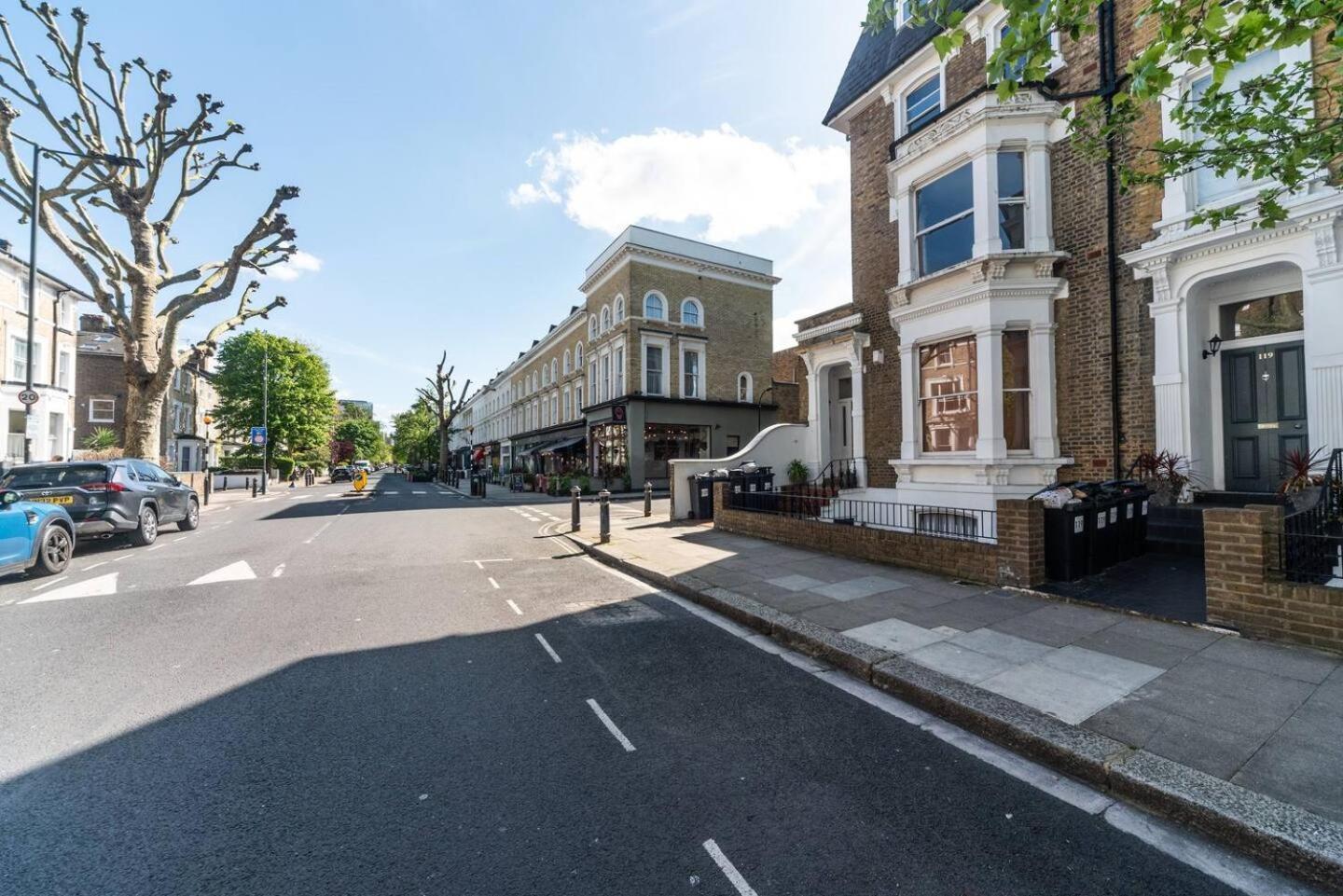 Appartamento Stunning Spacious En-suite Flat - 6 Min To Trains -pass The Keys Londra